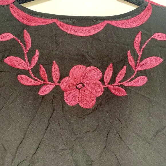 LAYERZ CLOTHING Floral Embroidered Relaxed Fit Poncho in Black Maroon SZ M - Picture 4 of 7